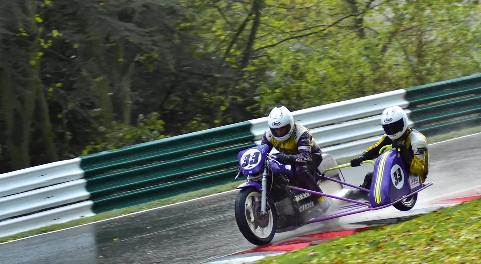 BEARS racing at the Auto66 Club Side Car Bash Cadwell Park 2018