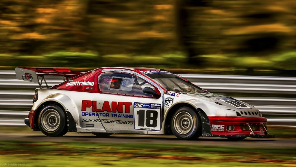 Photographing race cars at Oulton Park