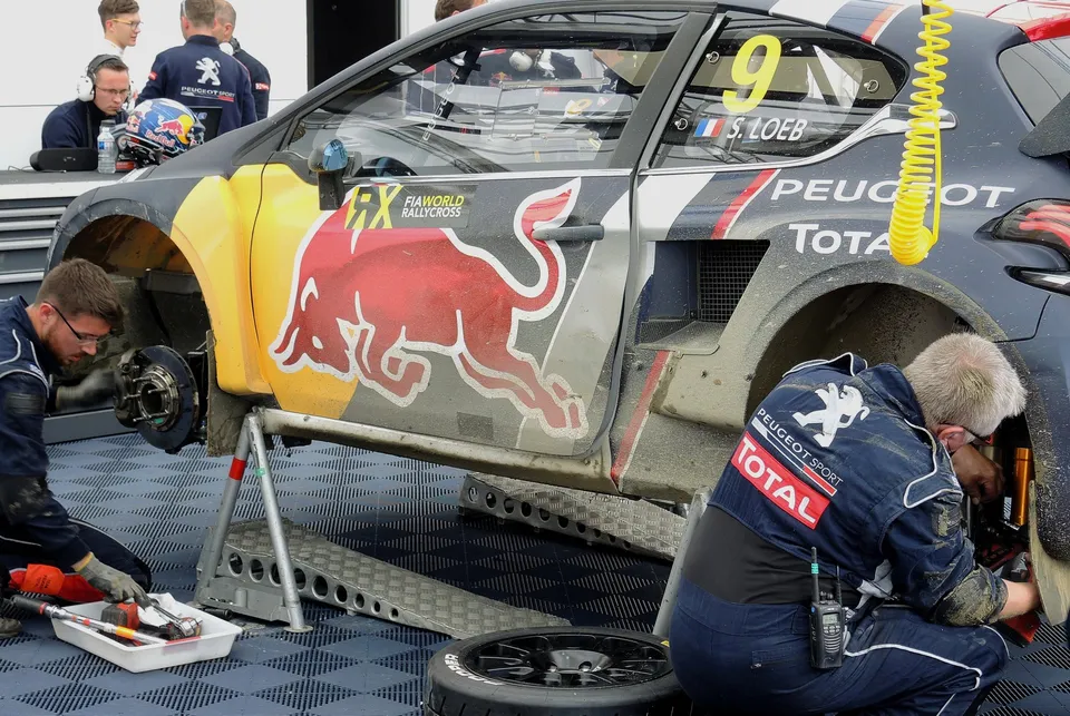 Speed Machine Cross cars being serviced at the Silverstone off road track