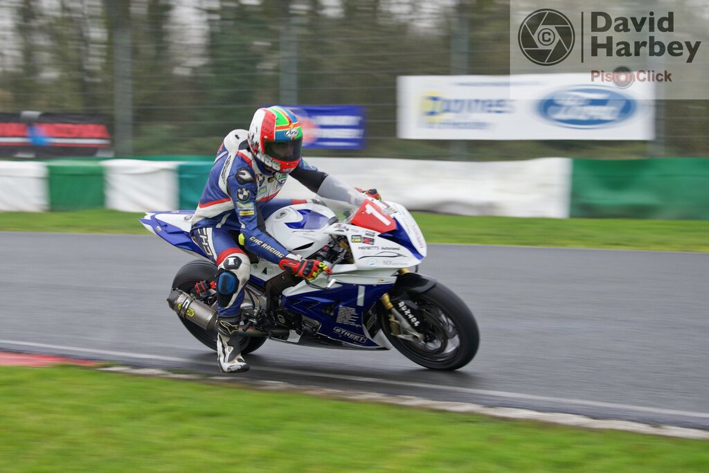 Boxing Day Plum Pudding meeting at Mallory Park