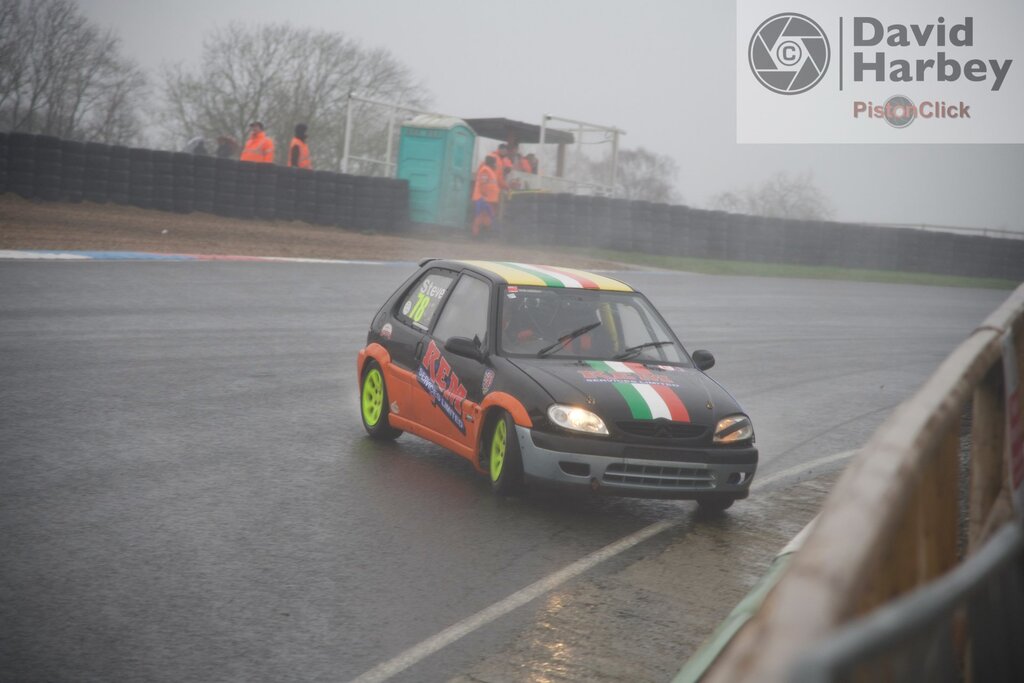 Boxing Day Plum Pudding meeting at Mallory Park