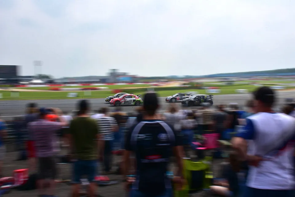 Motorsport photography panning