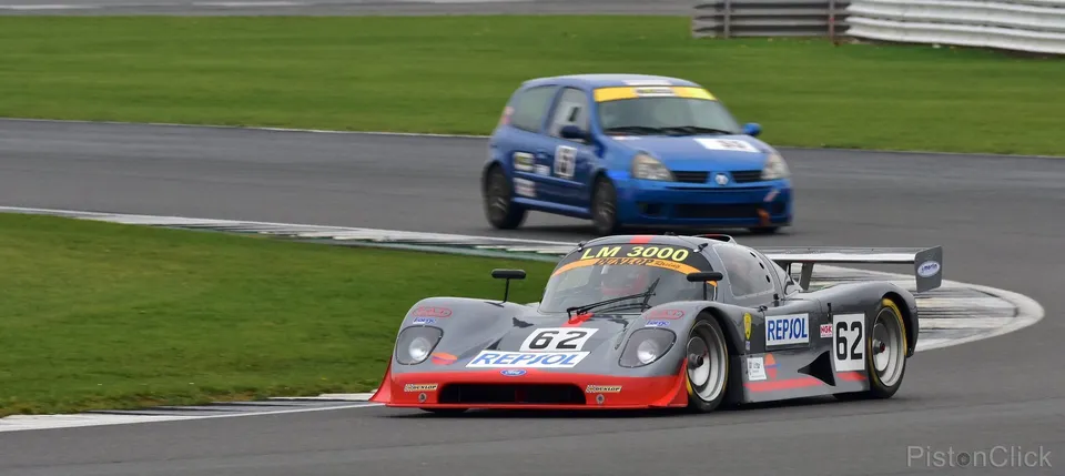 All Comers Closed Wheel racing at Silverstone