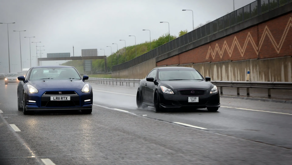 Skyline and GTR on the motorway