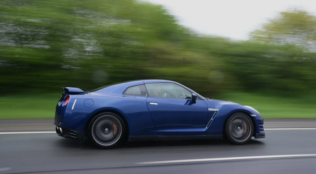 Skyline and GTR on the motorway