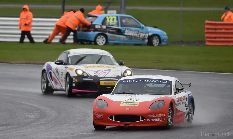 Katie Milner Ginetta G40 GT5
