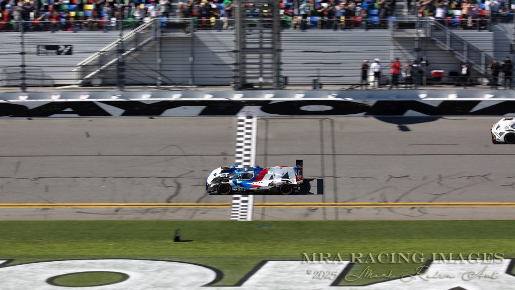 Rolex 24 Hours of Daytona Green Flag