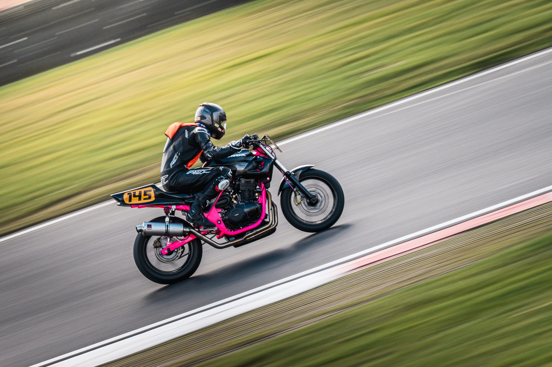 Paddy MOORE racing a Honda CB500