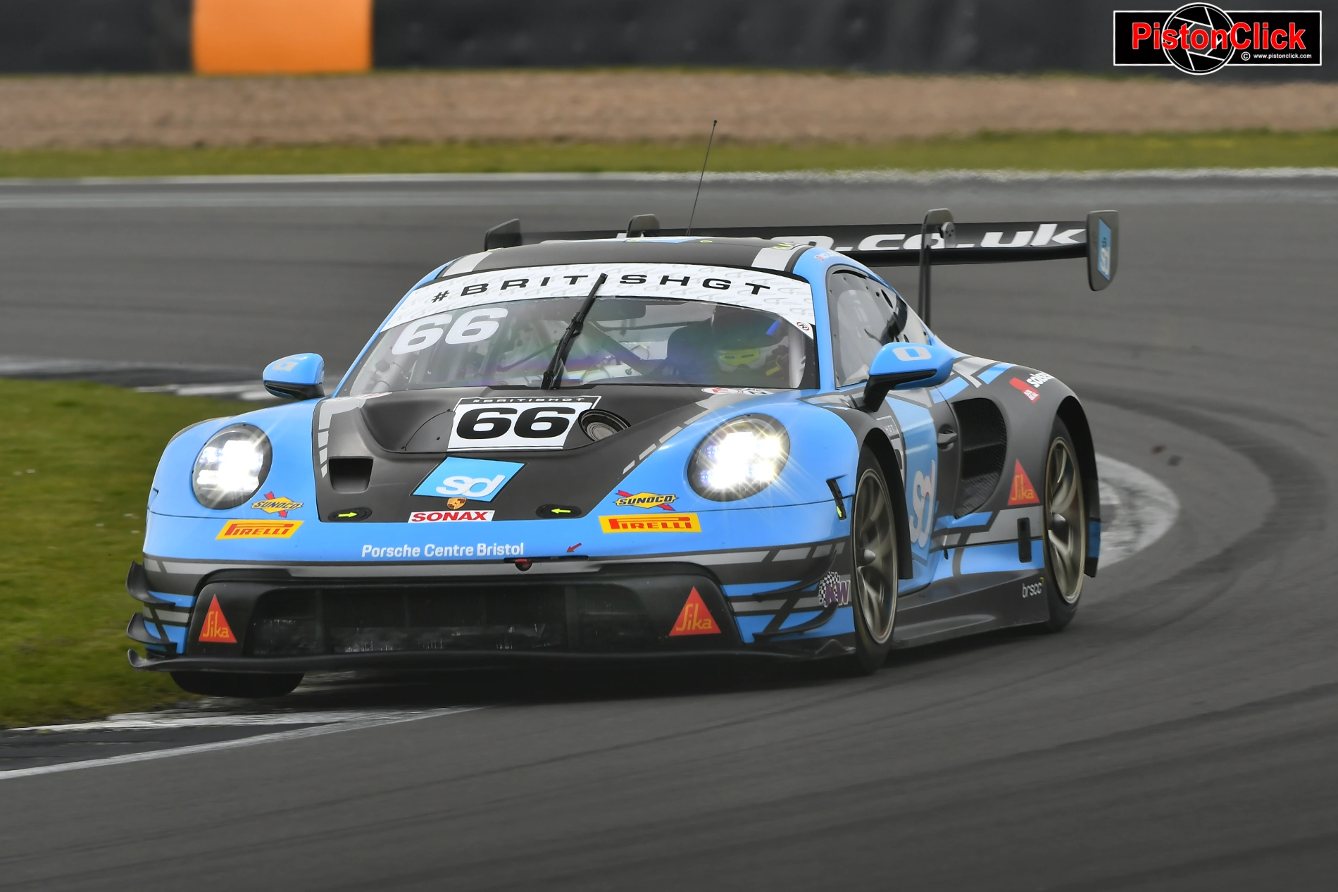 Nick Jones and Sven Müller in the Porsche 911 GT3 R