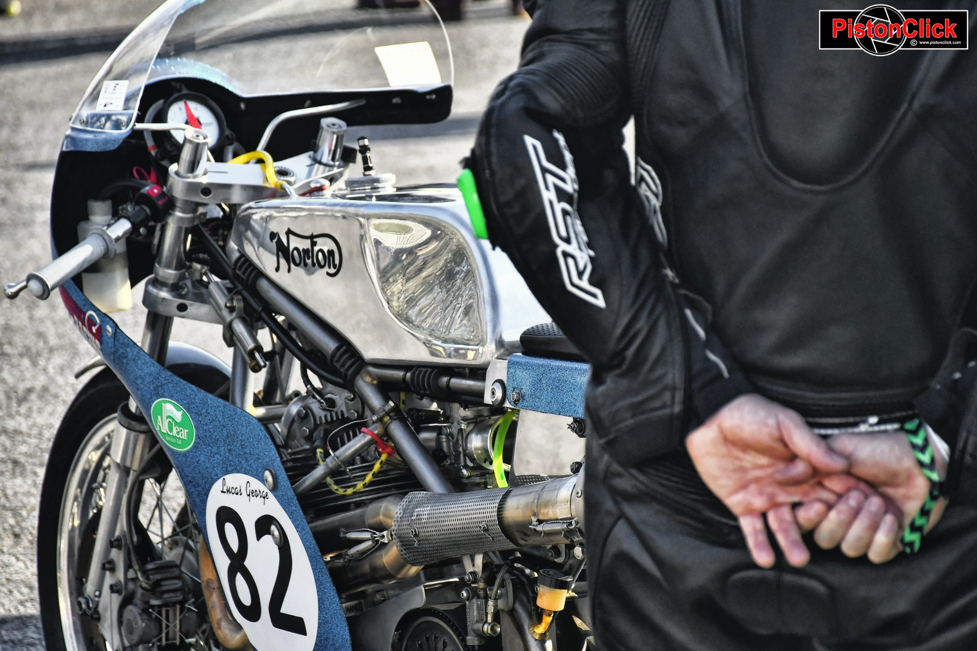 Motorcycle racing at the 82 Members Meeting Goodwood