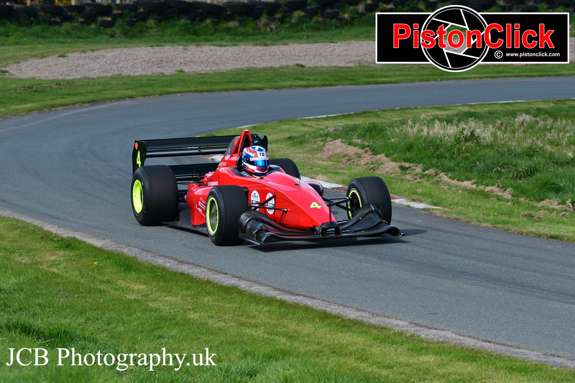 Wallace Menzies in his Gould GR59