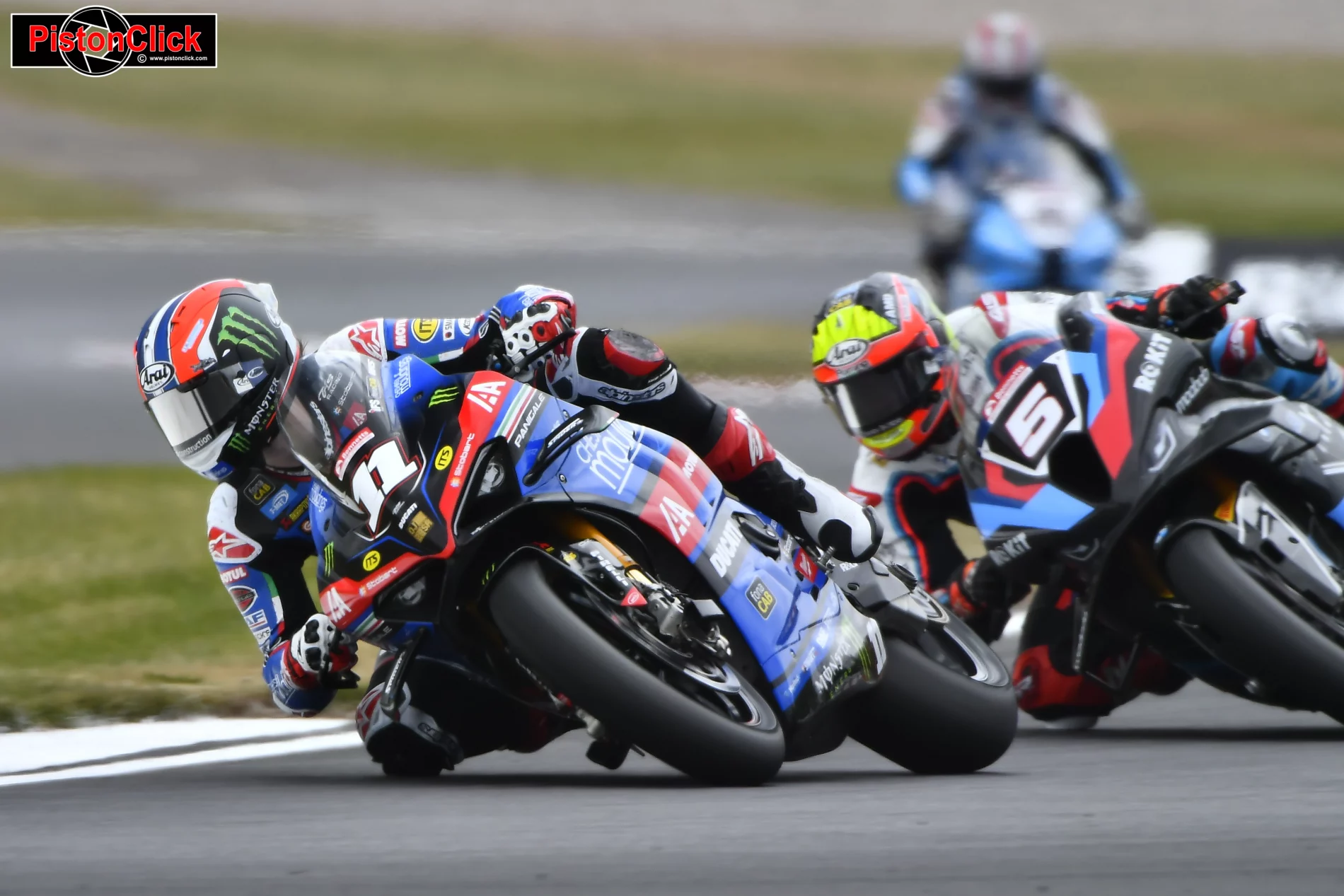 Where to take photos at Donington Park