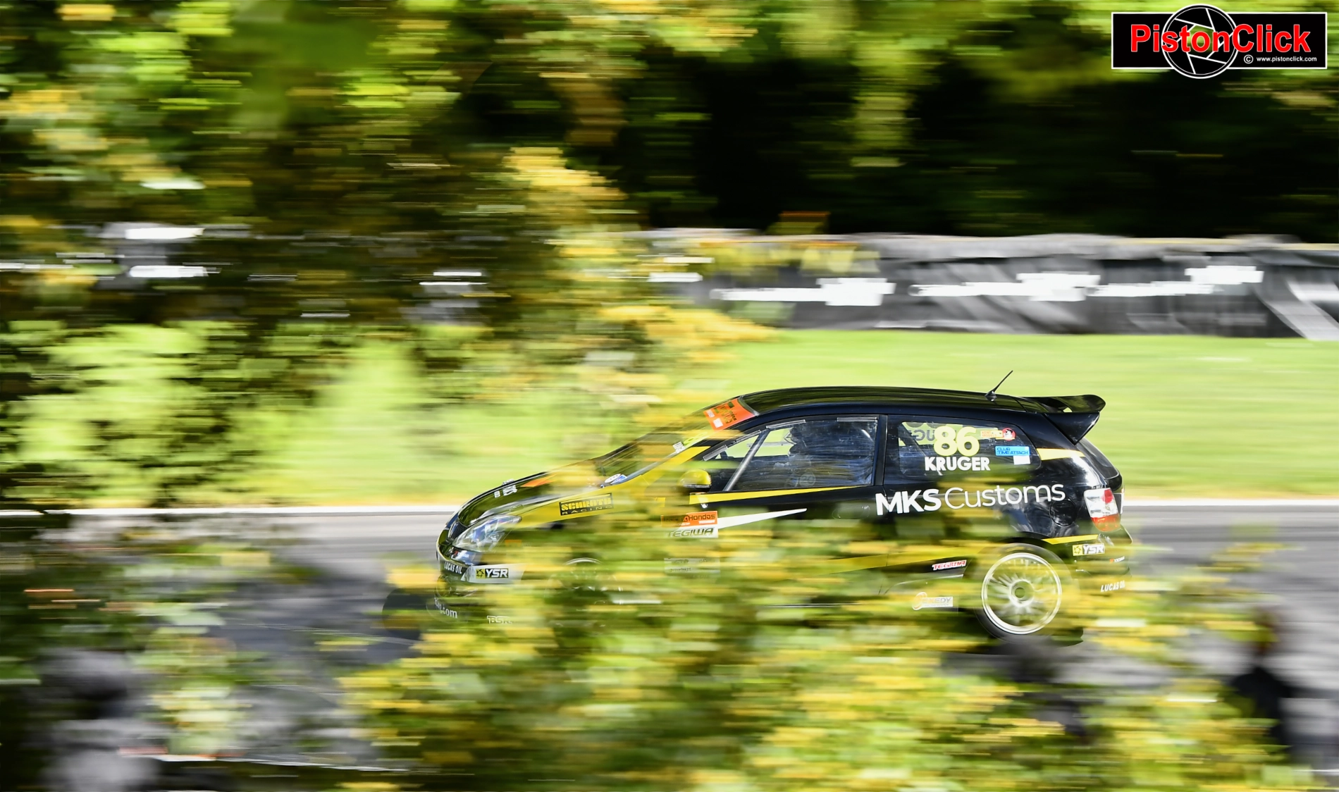 Racing Honda at Cadwell Park