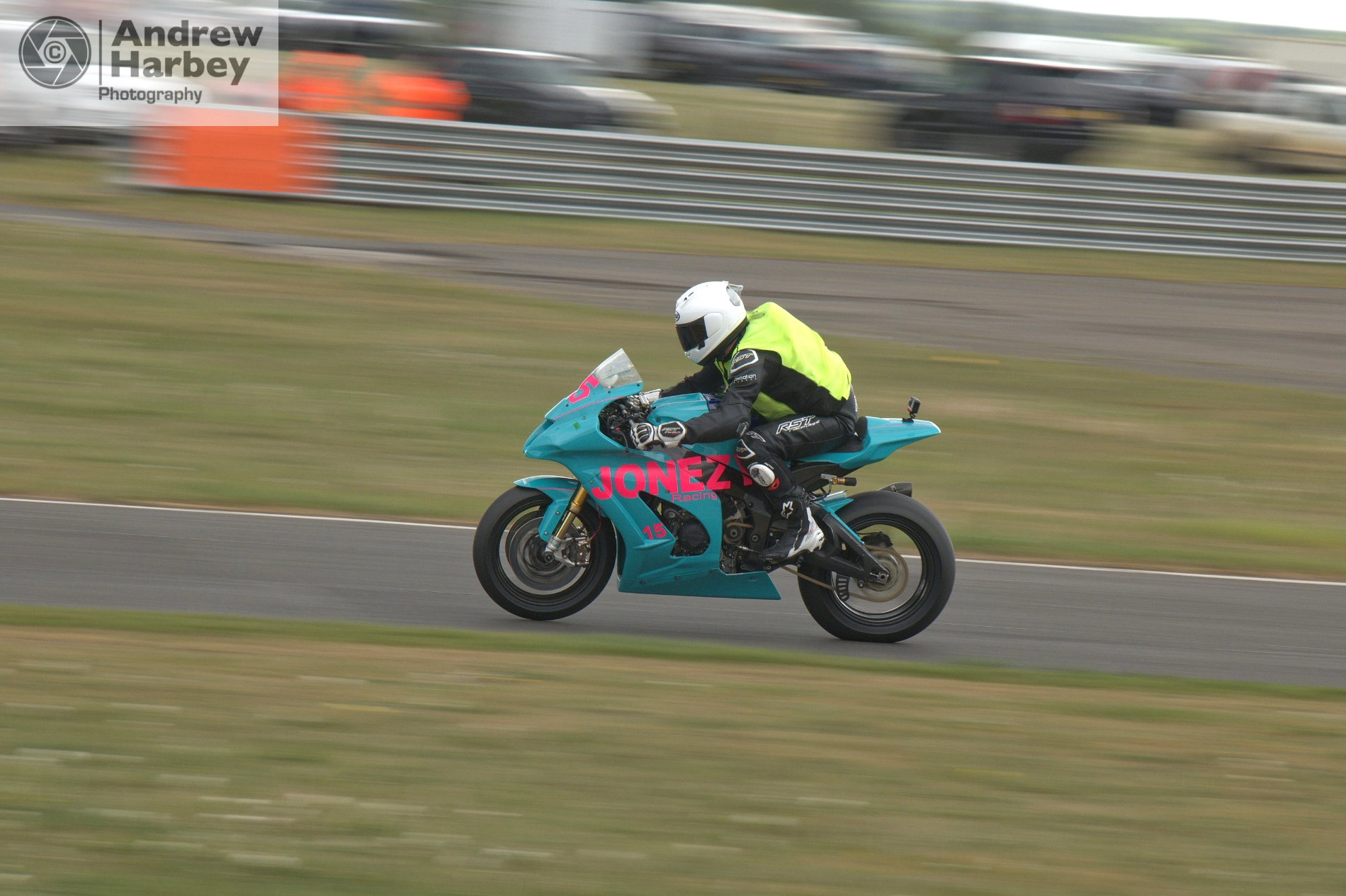 BEMSEE motorcycle racing at Snetterton