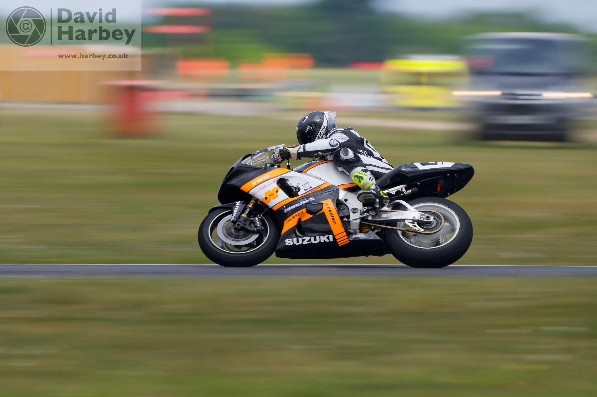 BEMSEE motorcycle racing at Snetterton