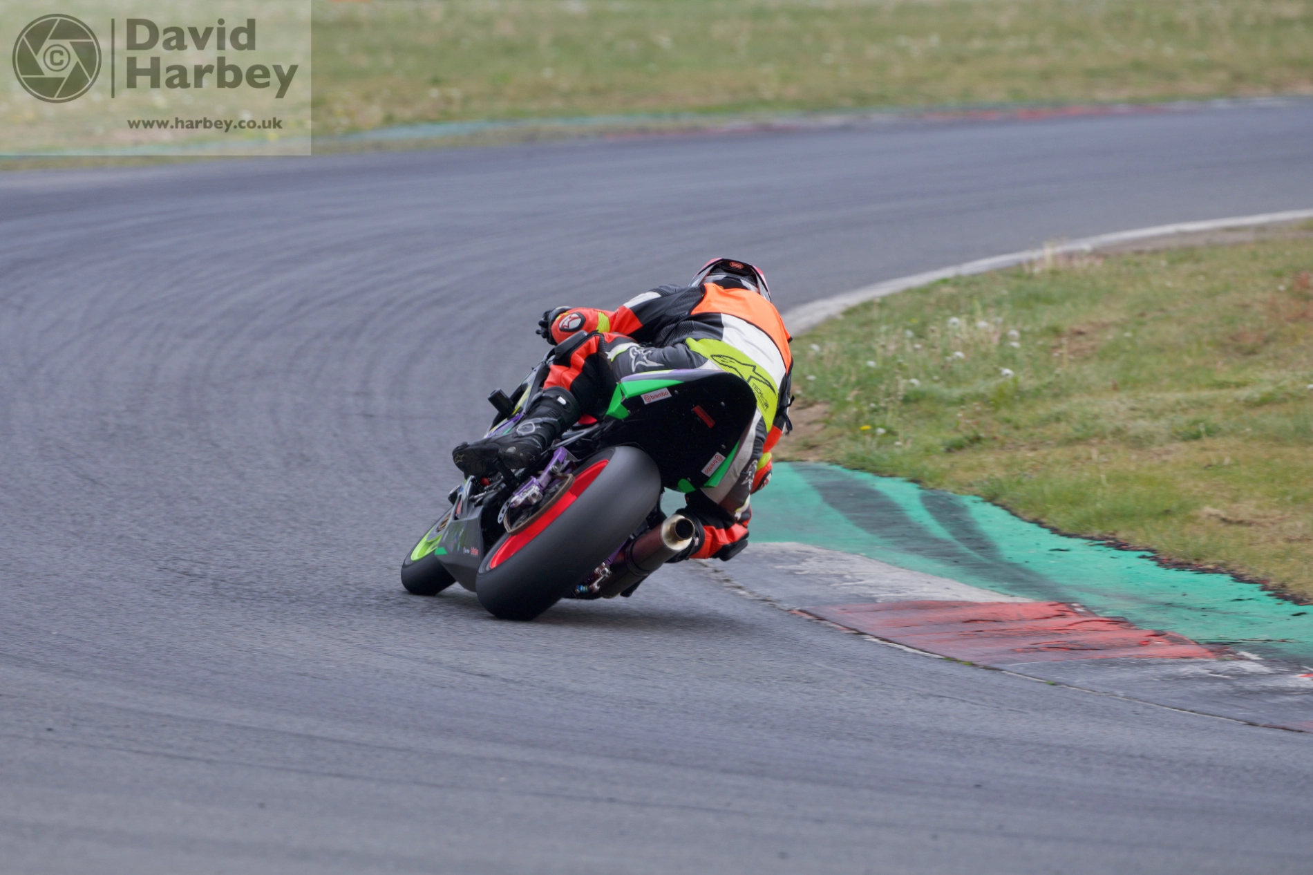 BEMSEE motorcycle racing at Snetterton
