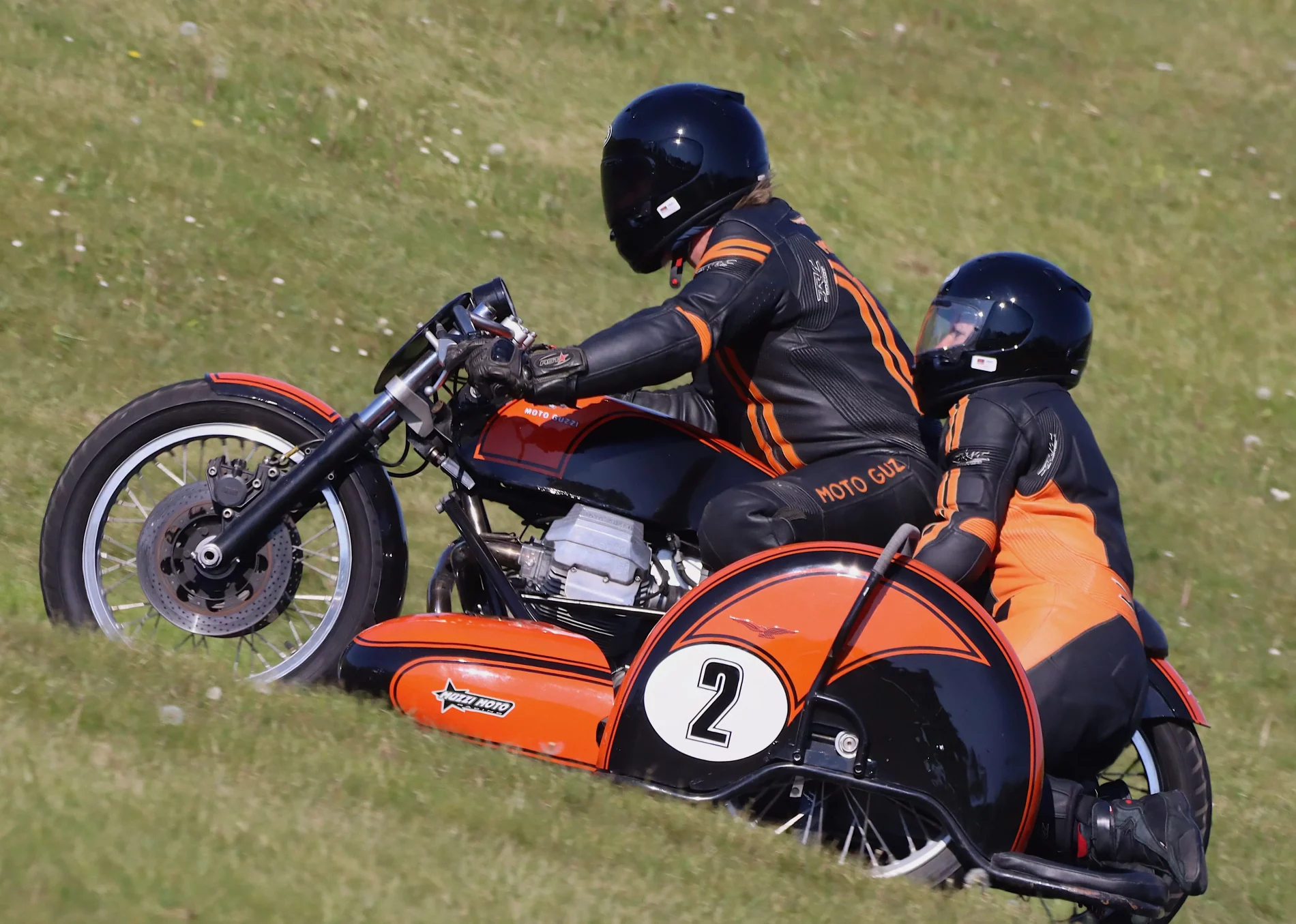 B.E.A.R.S Sidecars British Historic Racing Club