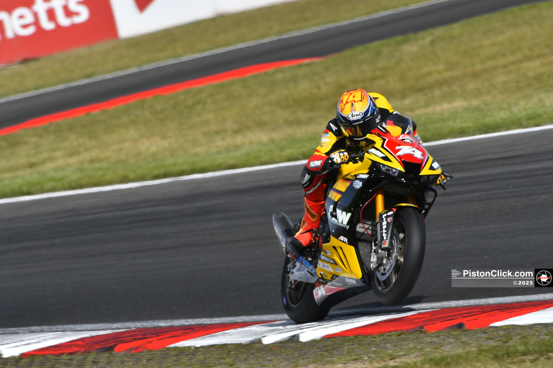 JAIMIE VAN SIKKELERUS TAG HondaBSB Snetterton