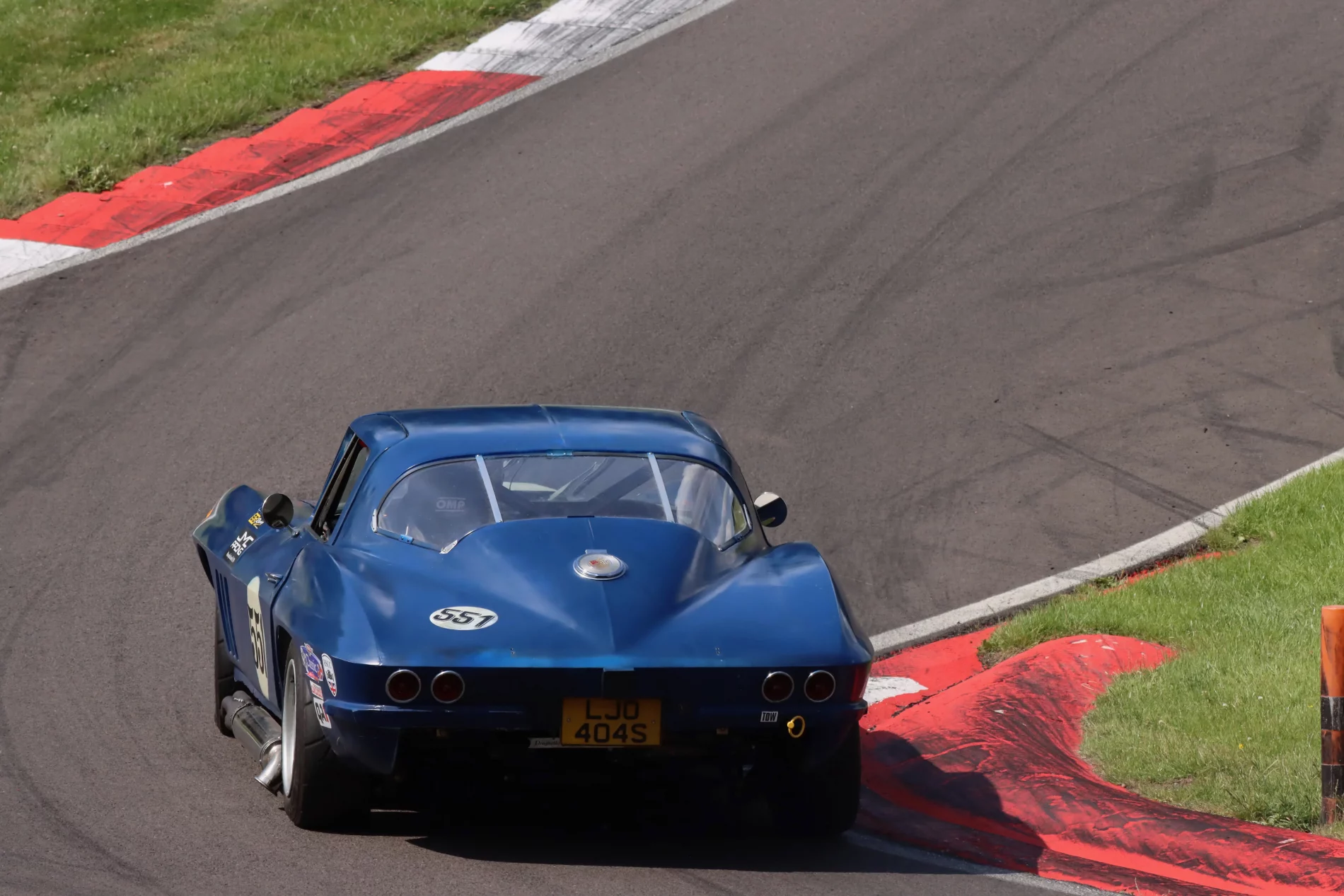Corvette Stingray racing at Cadwell Park