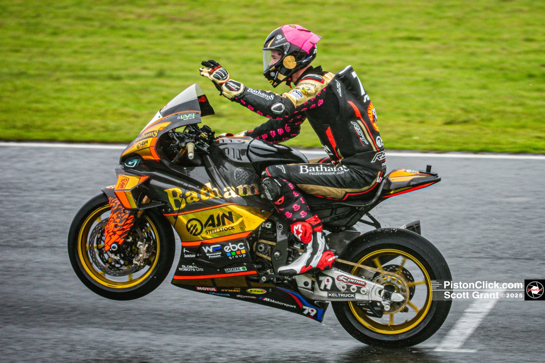 Storm Stacey one handed wheelie BSB Knockhill