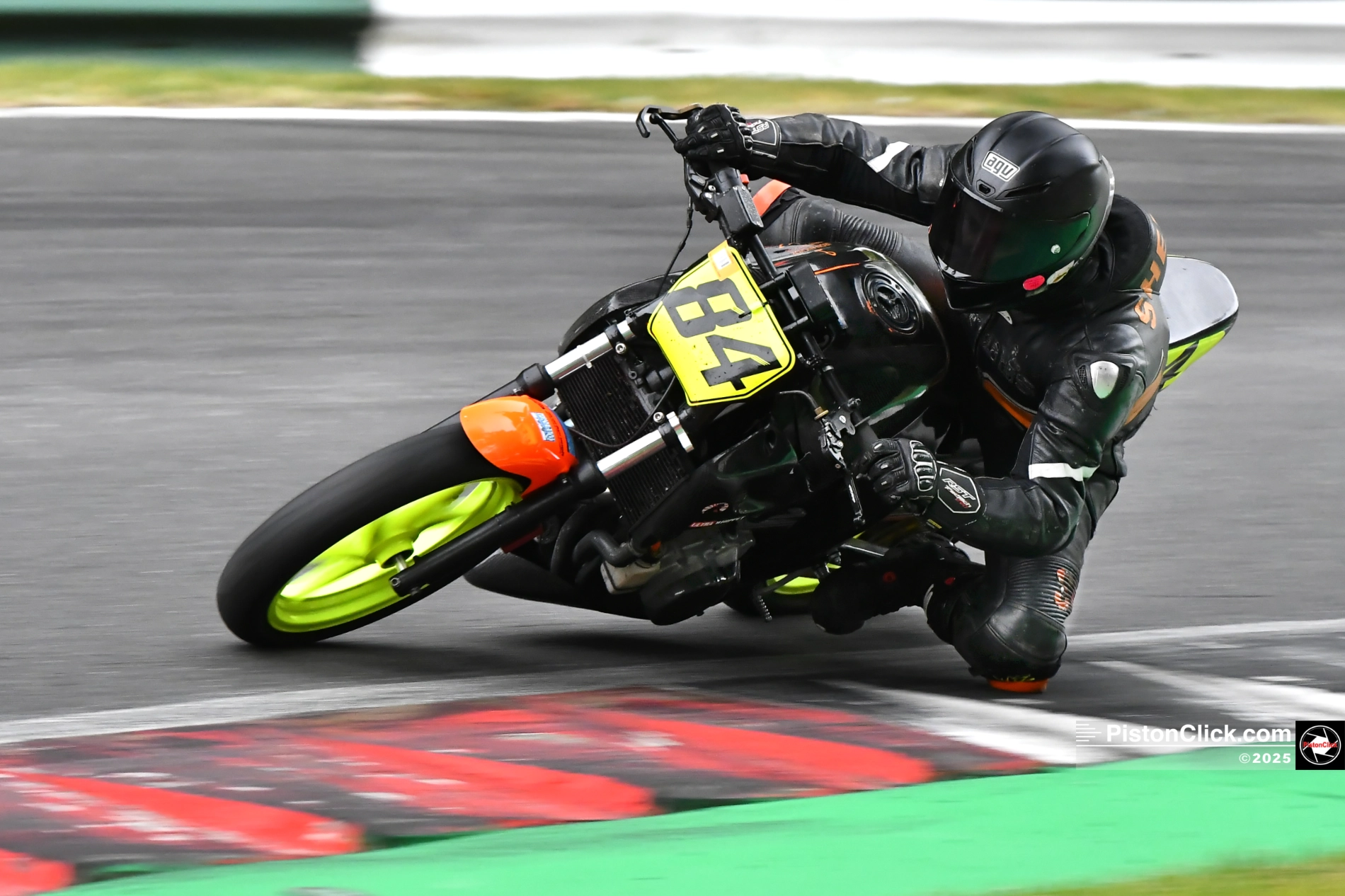 No Limits motorcycle racing Cadwell Park