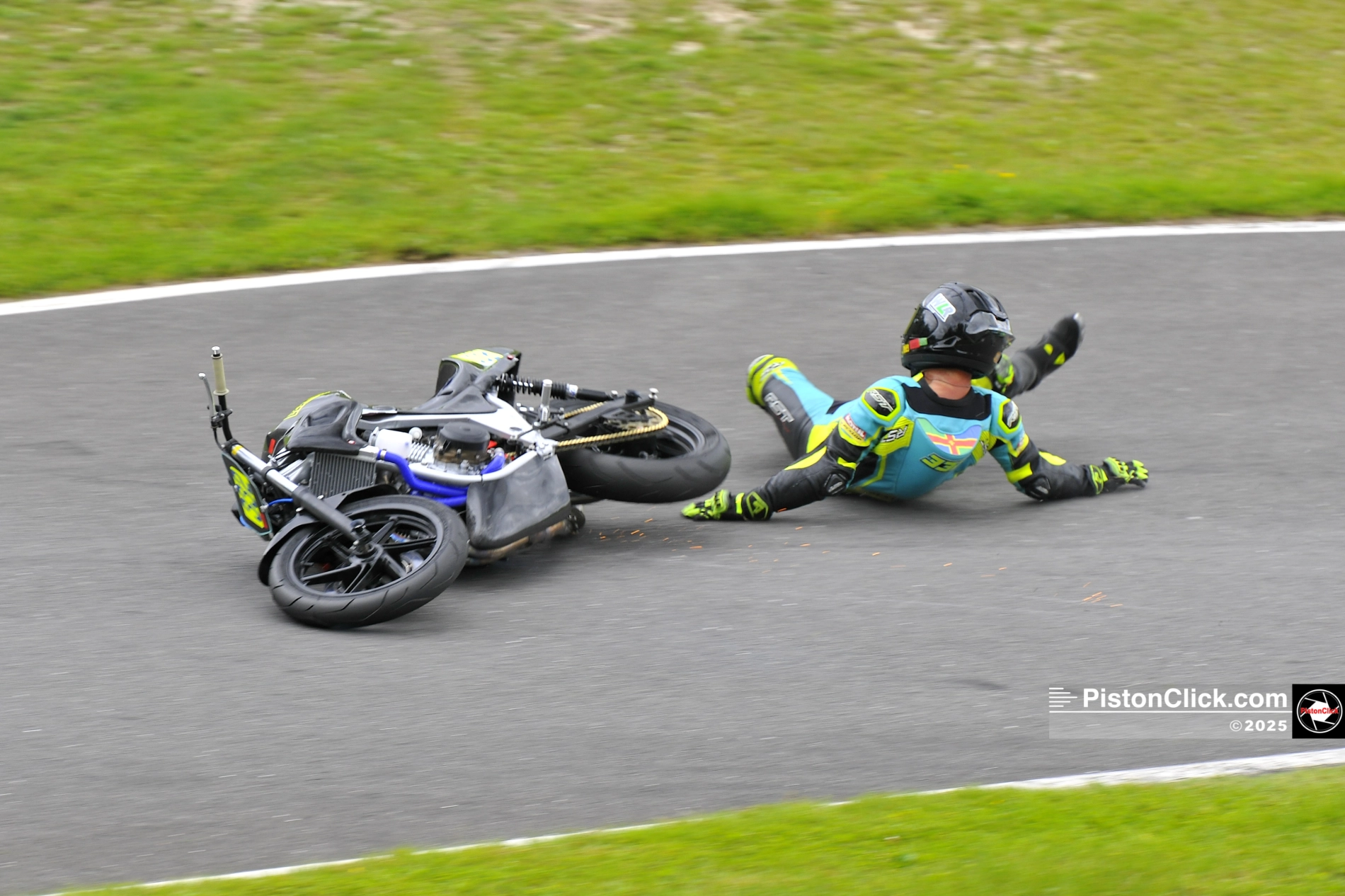 Will Leaning in the Thunderbike race