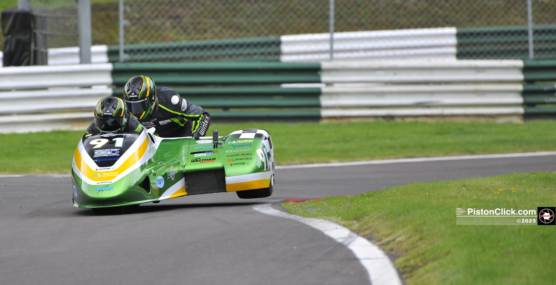 British Sidecar Championship leaders Williams and Kolsch at Cadwell Park