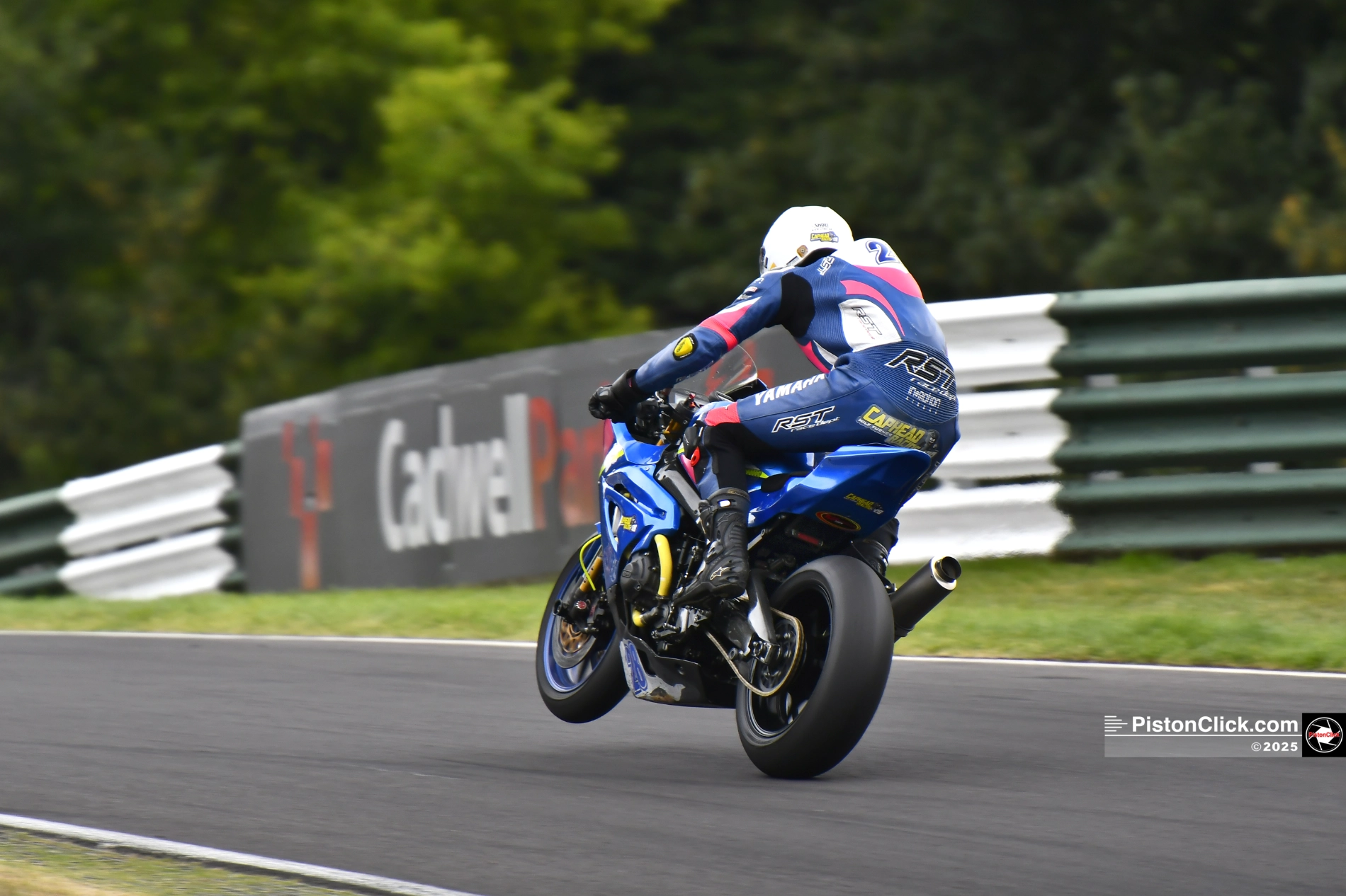 Nikon x2 teleconverter fitted to a 70-200mm f2.8 motorsport lens