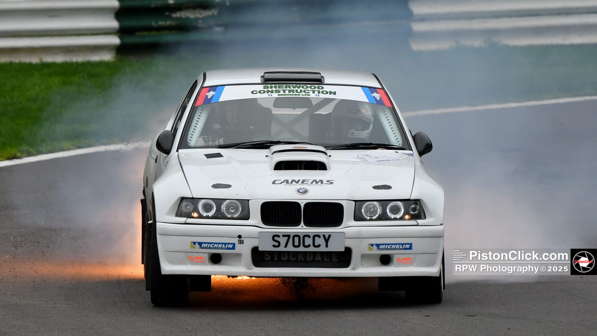 Tom Stockdale and Neil Chambers in the BMW Compact 3V6