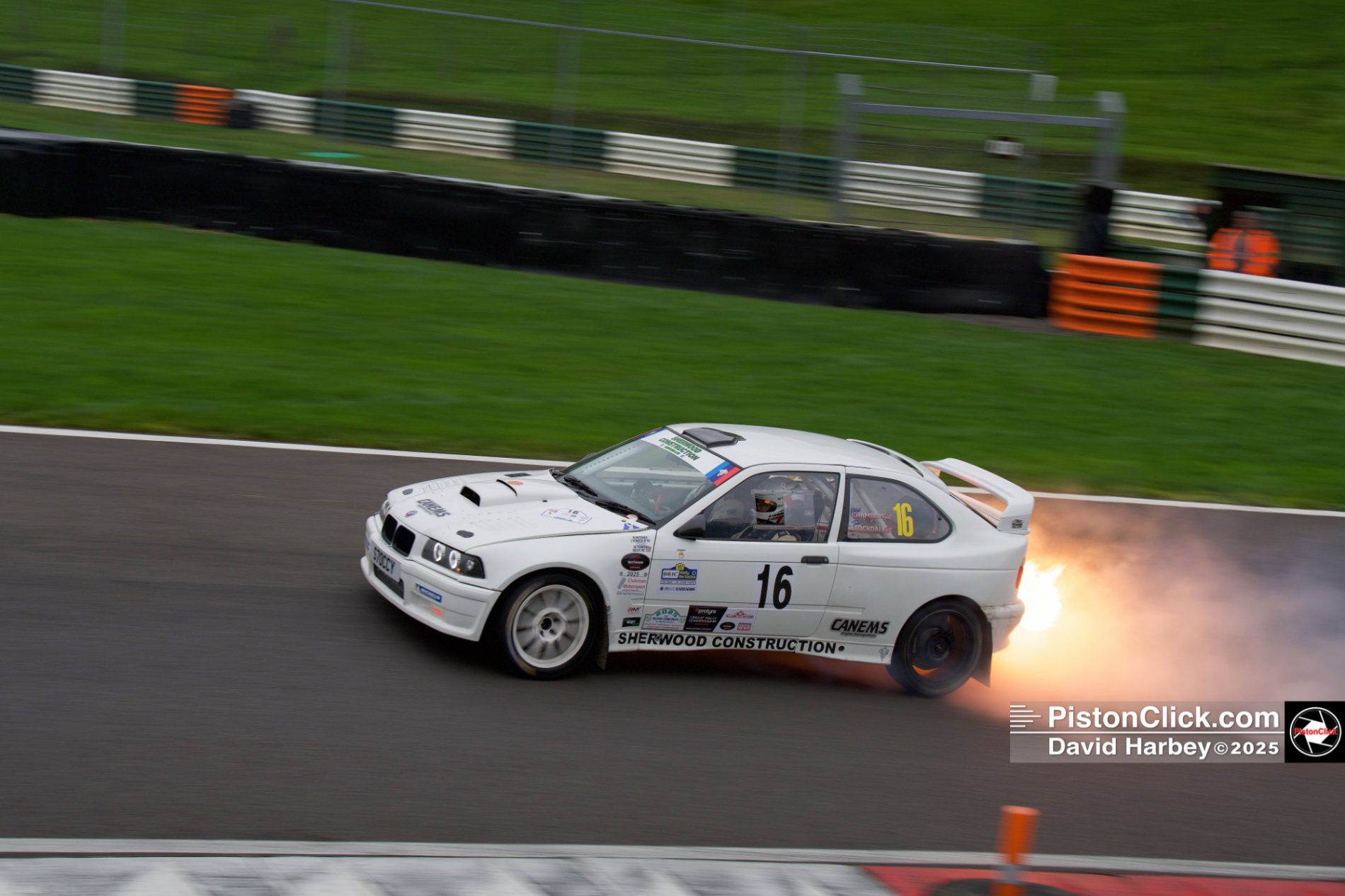 Tom Stockdale and Neil Chambers in the BMW Compact 3V6