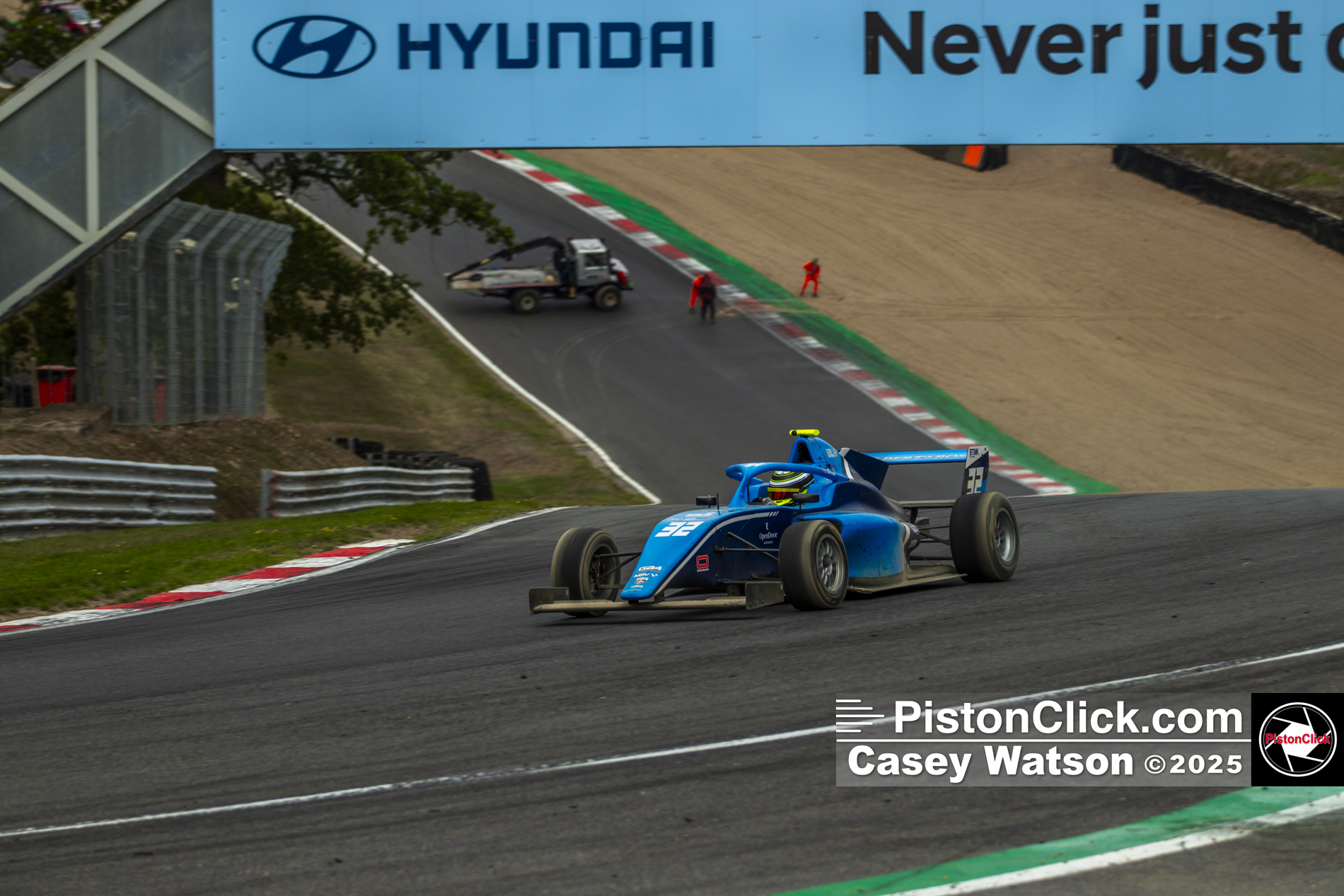 Using Only a 70-200mm lens at Brands Hatch