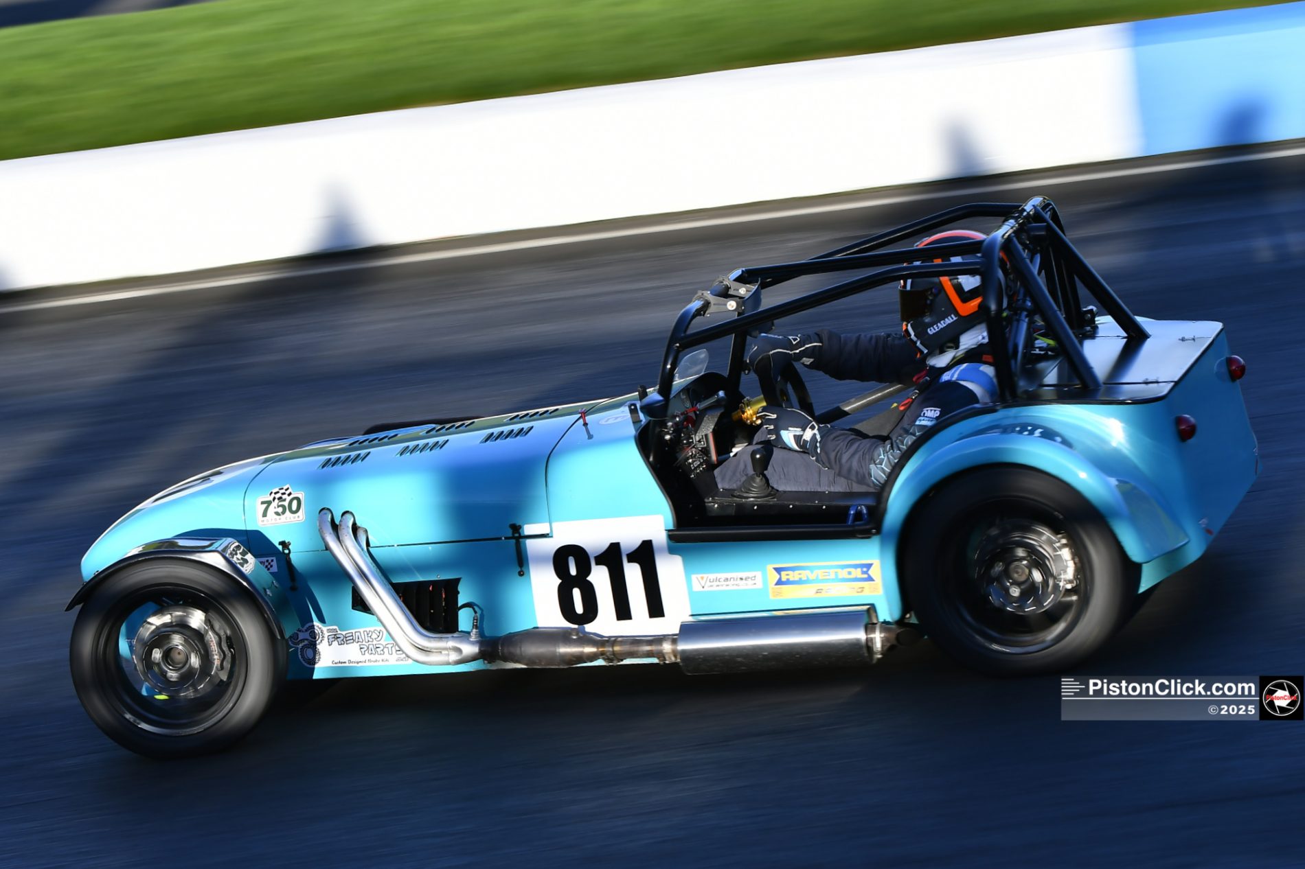 Caterham racing at Mallory Park