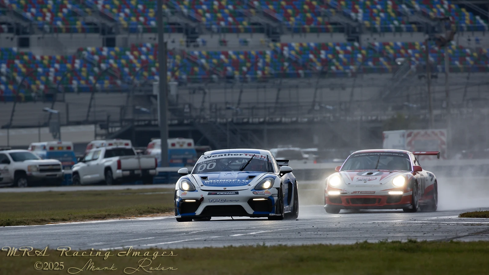 Porsche racing at the DIS