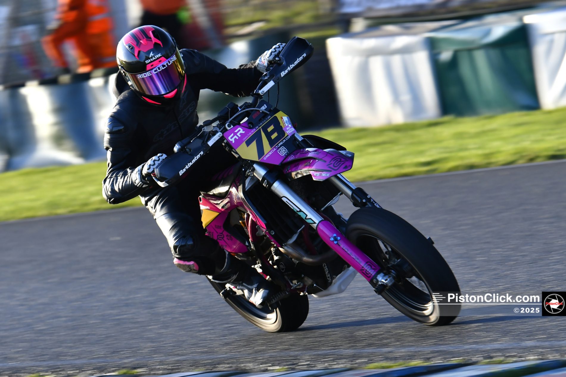 Motorcycle racing at the Plum Pudding Race at Mallory Park