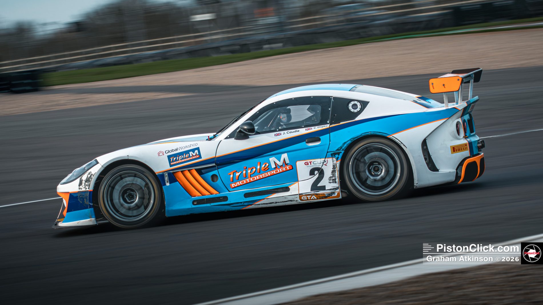 Harry Yule racing a Ginetta G55