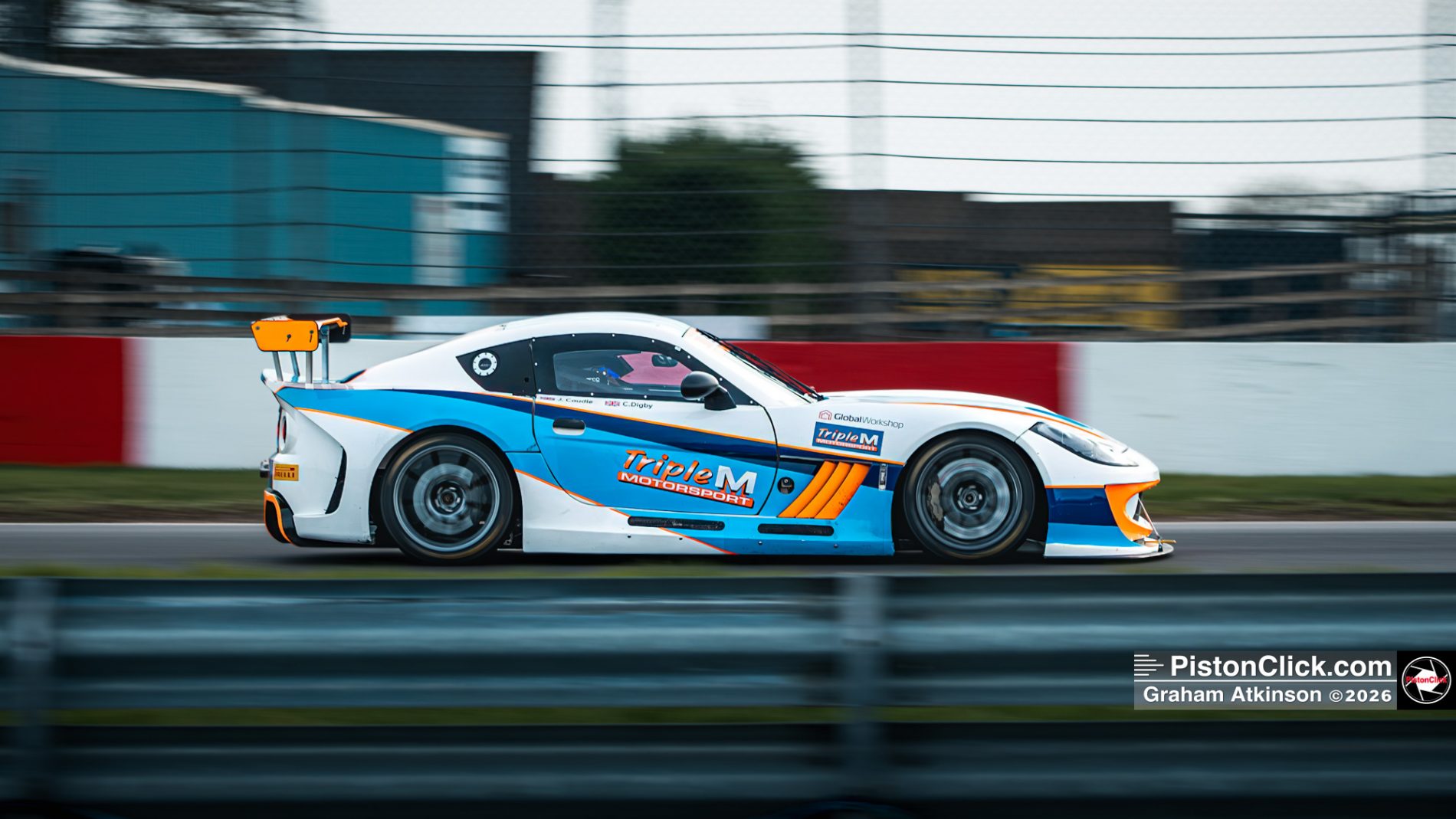 Harry Yule racing a Ginetta G55