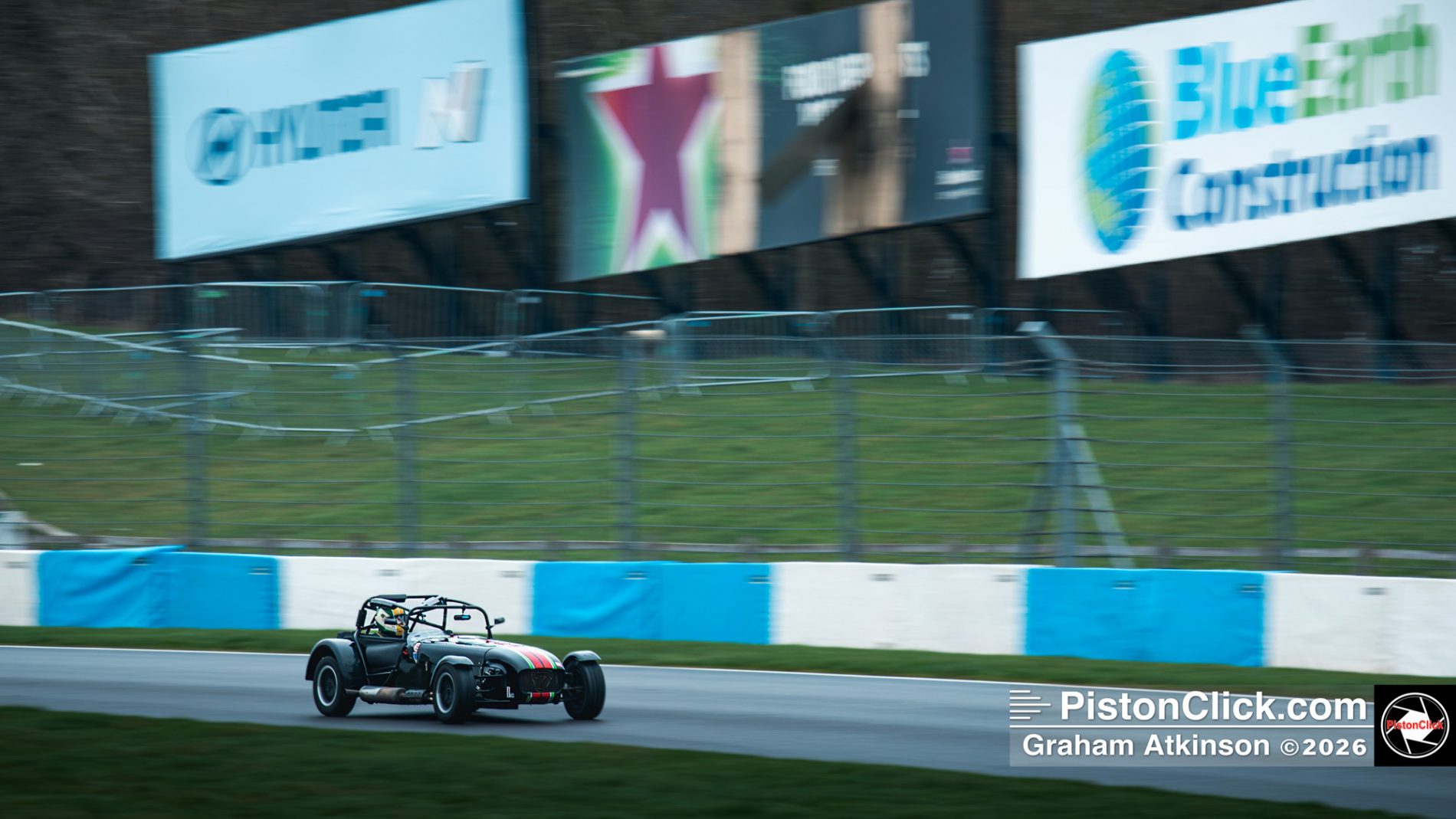 Semi-Exclusive Test days Donington Park