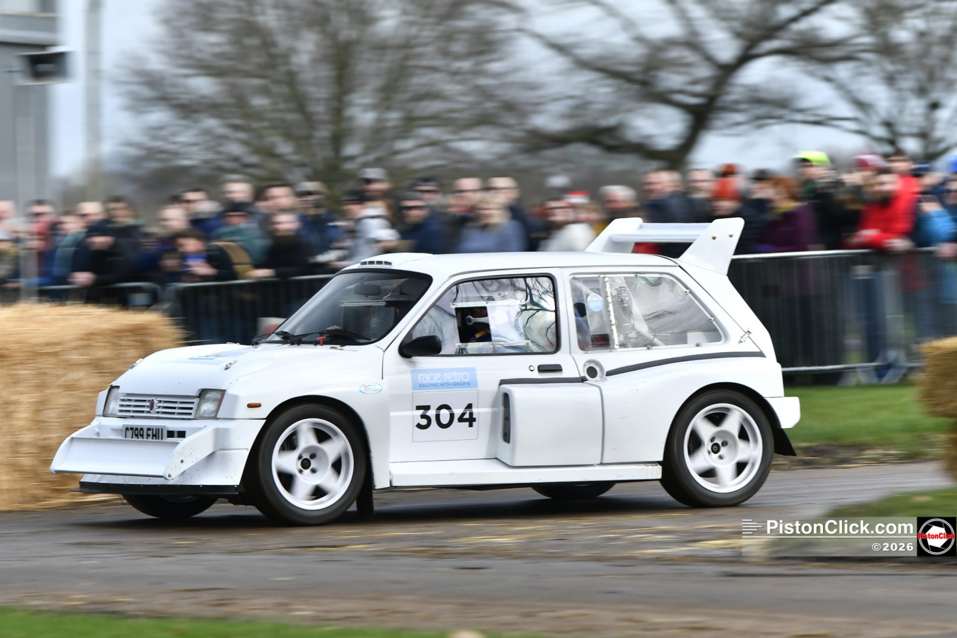 Metro 6R4 Rally Car