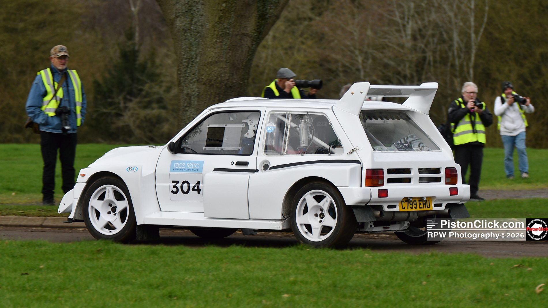 Metro 6R4 Rally Car
