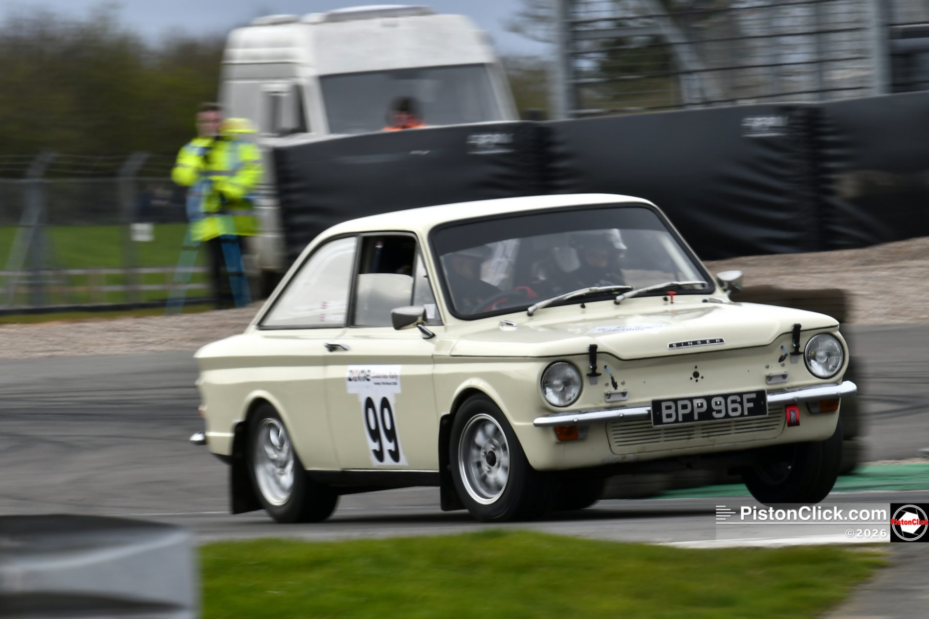 Hugh Elliott Singer Chamois Coupe