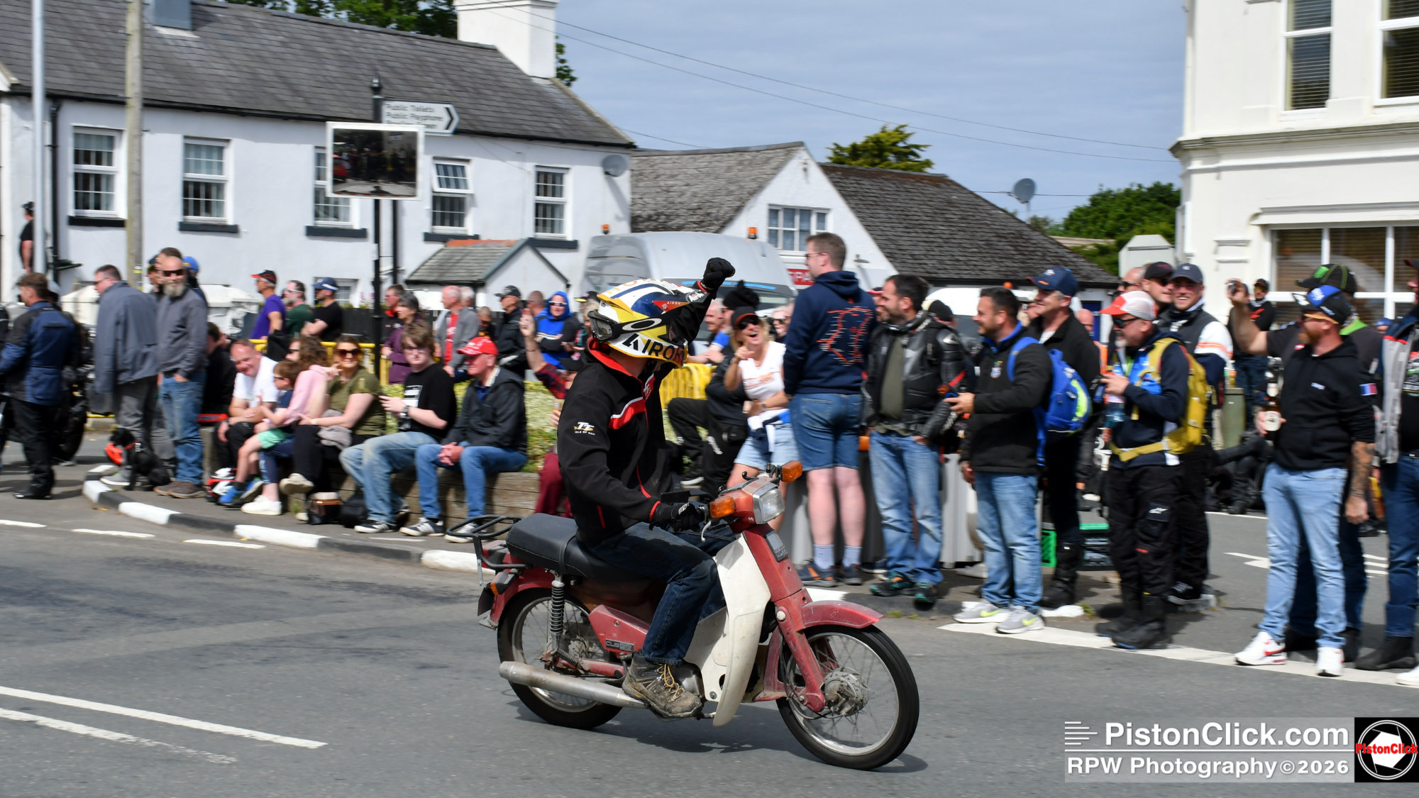 TT Legacy Lap Women Riders World Relay (WRWR)