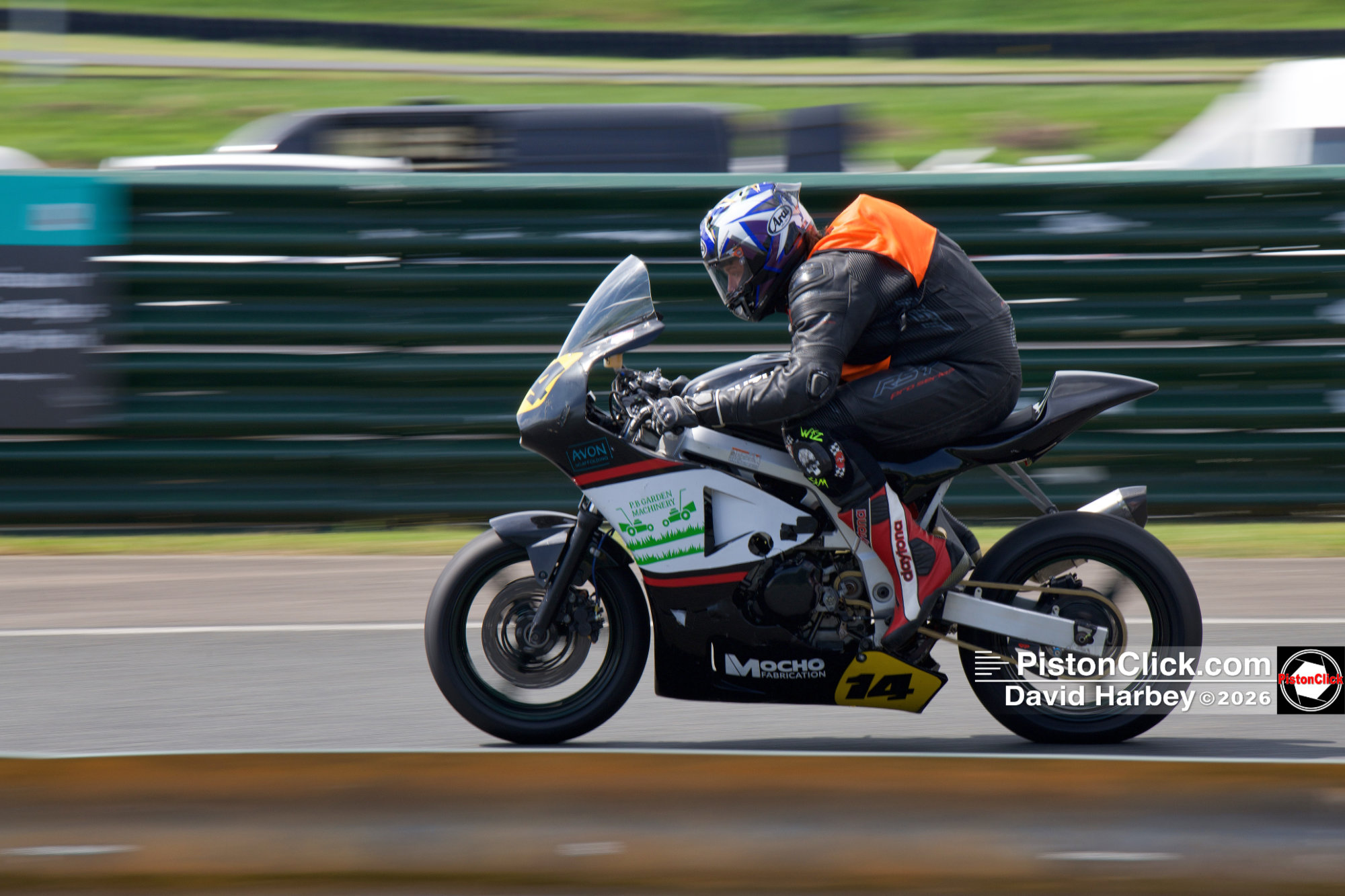 EMRA motorbikes at Mallory Park