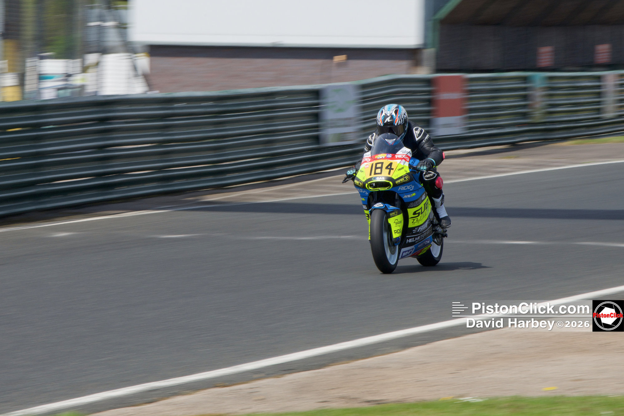 EMRA motorbikes at Mallory Park