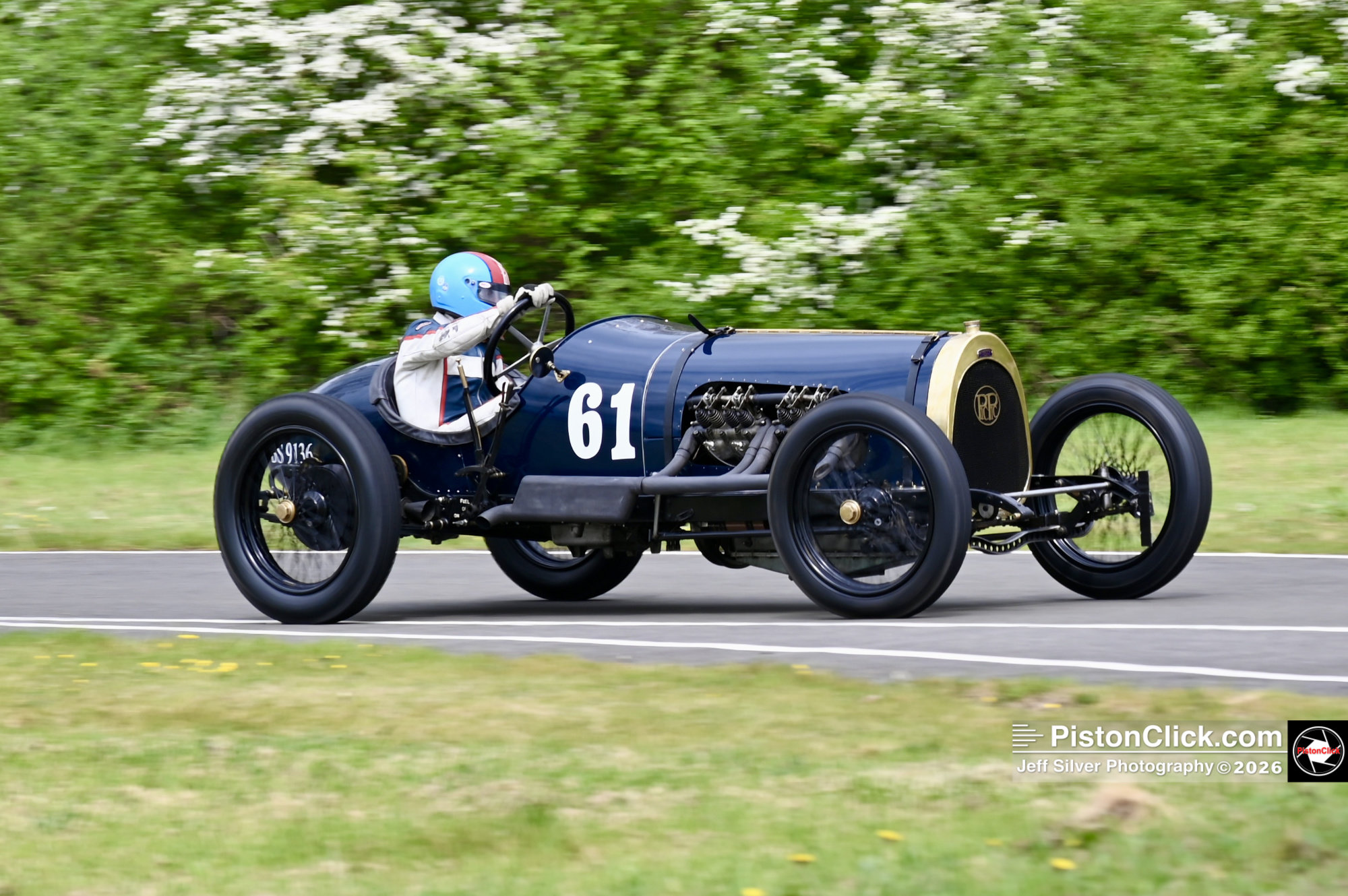 Historic car Sprint racing at Curborough