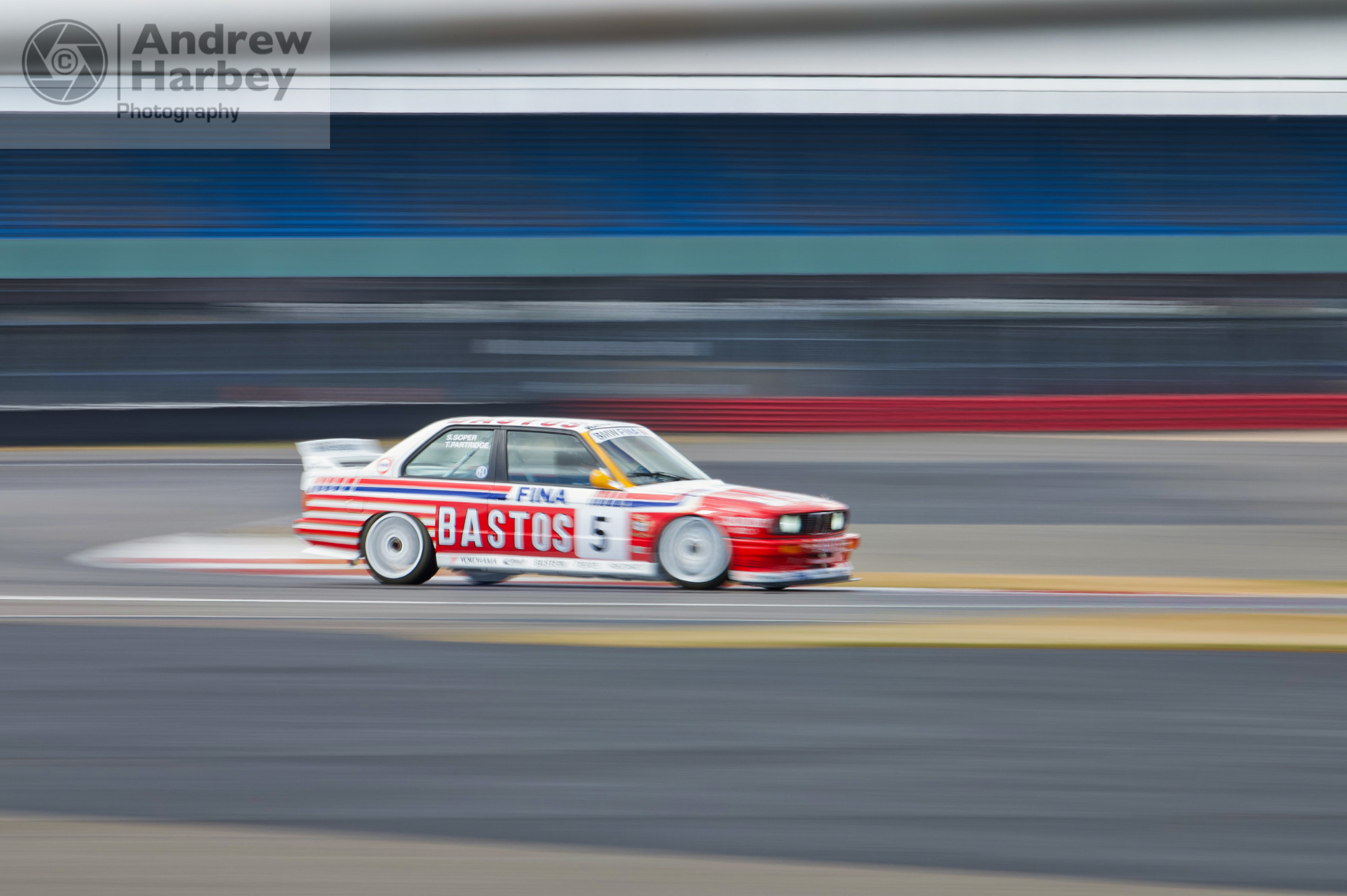 Comparing Spectator and Media Photography
