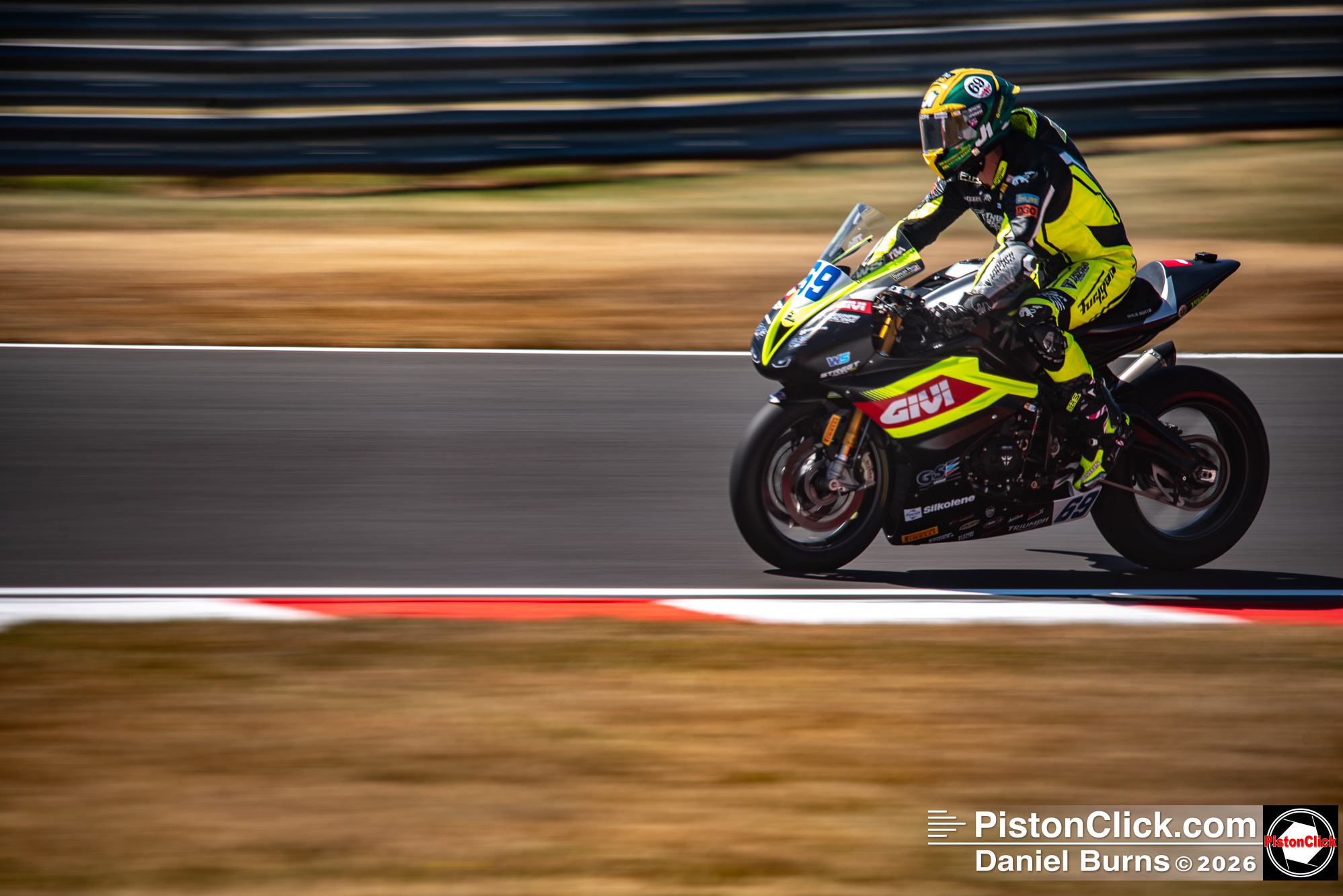 Tom Booth-Amos wins at Donington Park