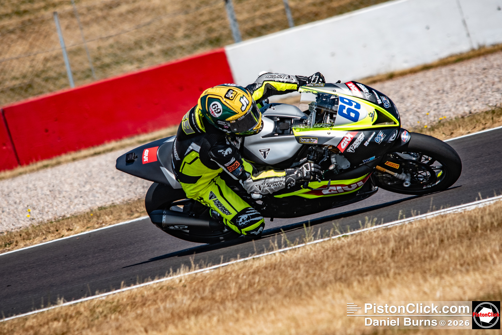 Tom Booth-Amos wins at Donington Park