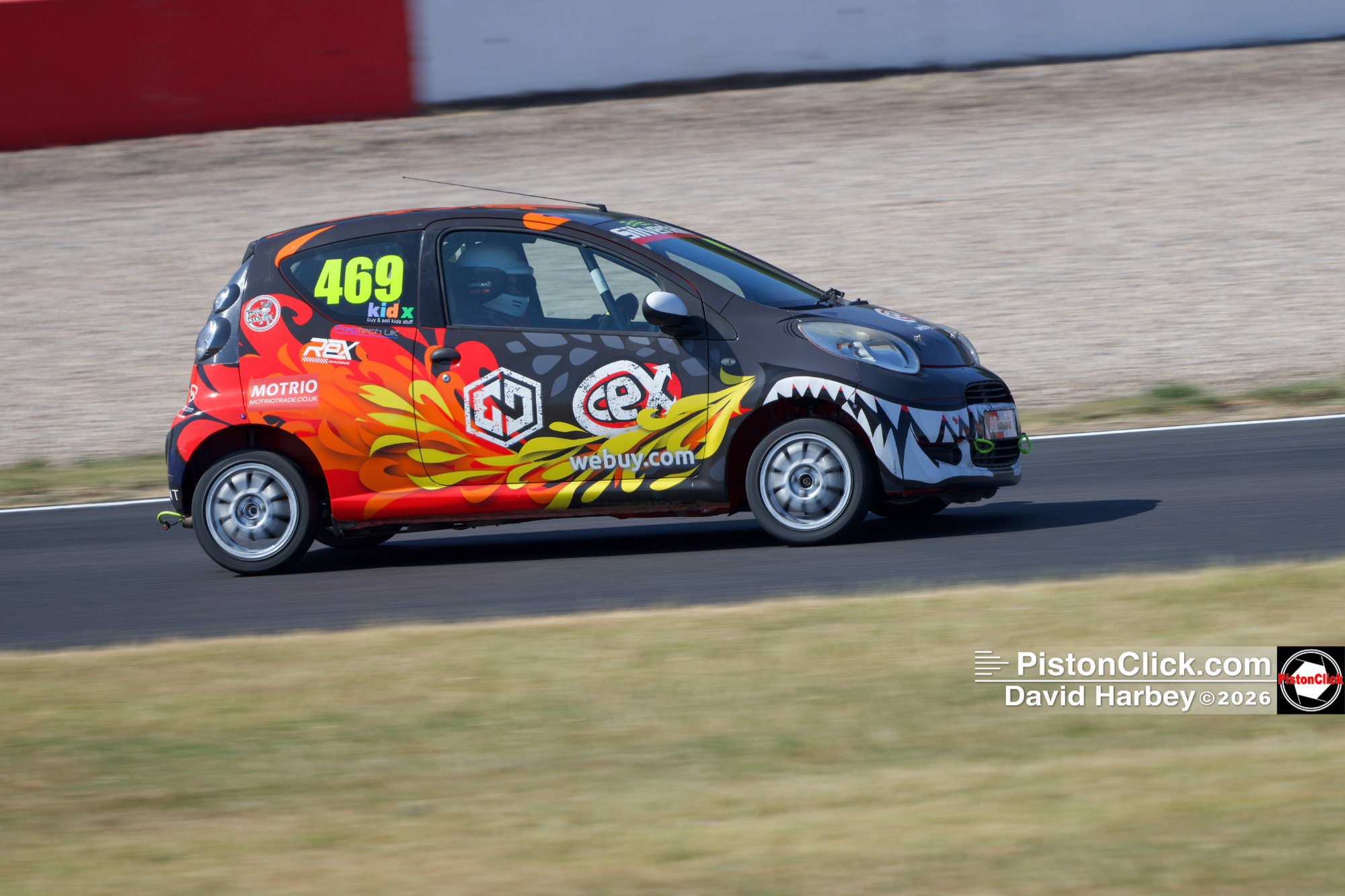 Photographing C1 Endurance Donington