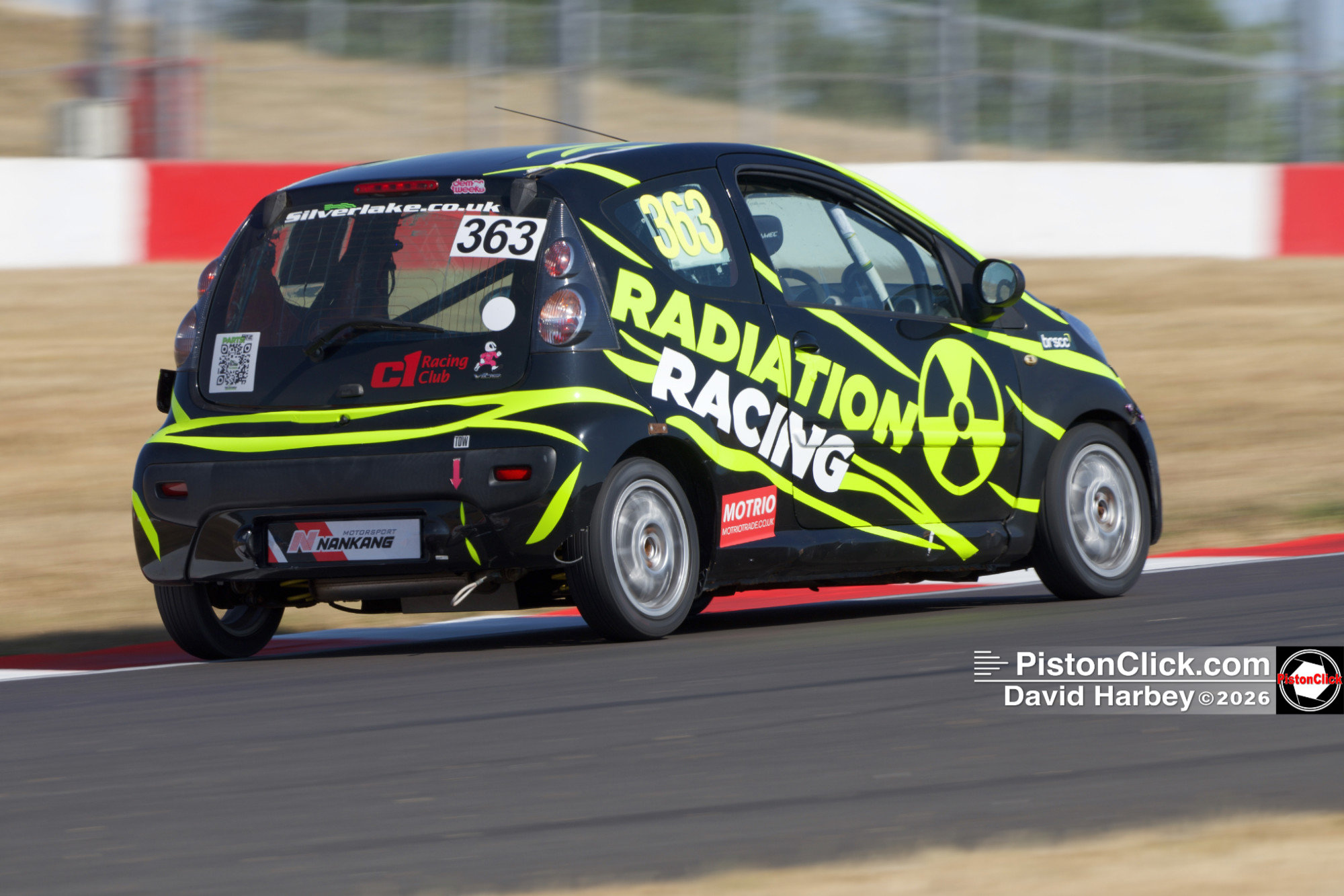 Photographing C1 Endurance Donington