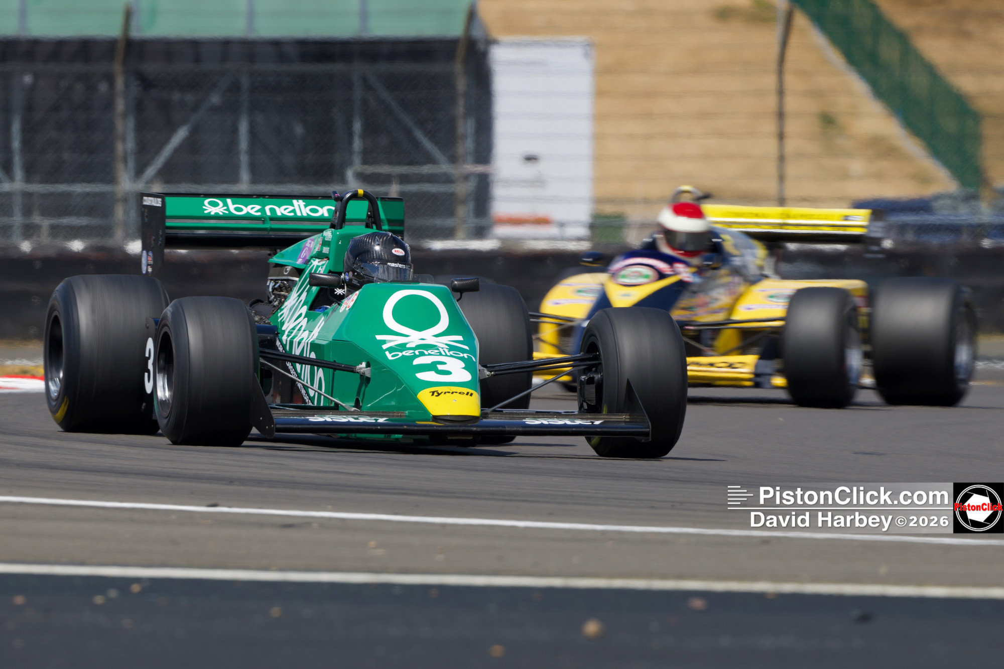 Comparing Spectator and Media Photography